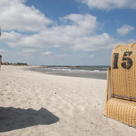 מלון Strandraeuber 3*